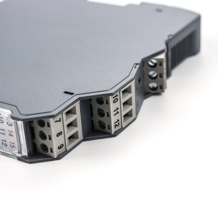 Industrial signal converter frequency input 0.1Hz-100kHz to 4-20mA / 0 - 10V